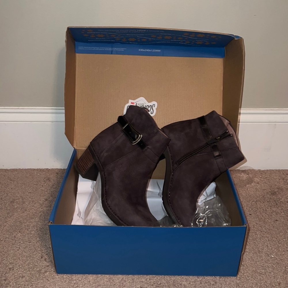 DANSKO HARTLEY CHOCOLATE NUBUCK WOMEN'S